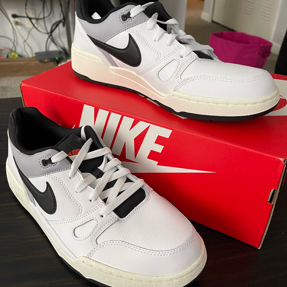 Nike Full Force Lo Men’s 9.5 White and Red